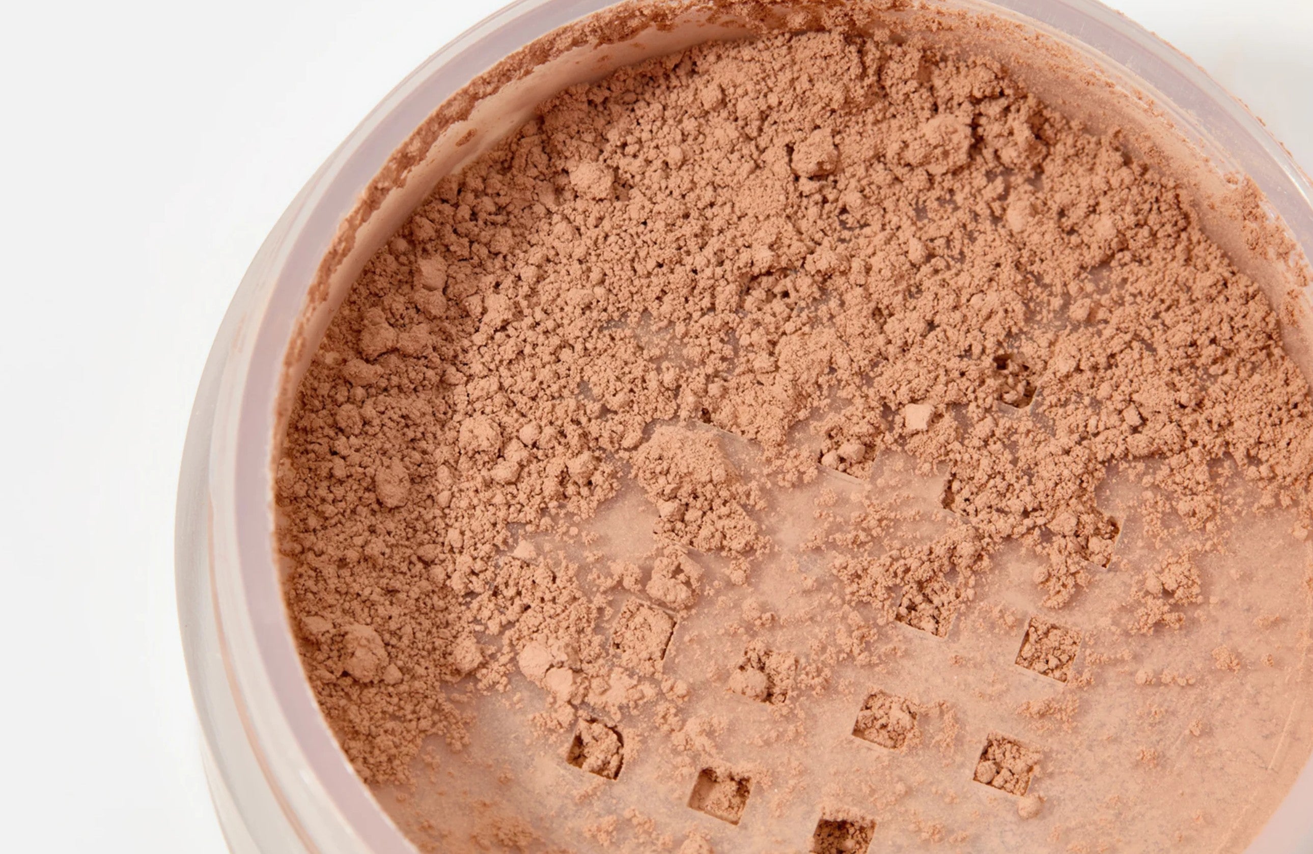 Crumbly mineral base